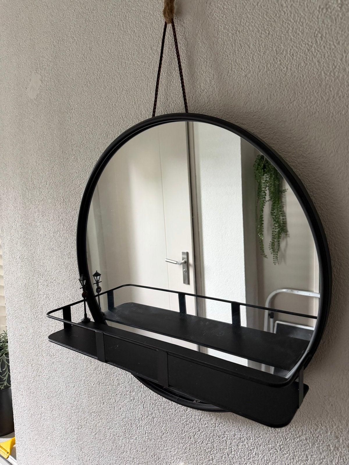 Ronde spiegel met stalen frame en plankje, Ophalen, Rond, Zo goed als nieuw, Minder dan 100 cm
