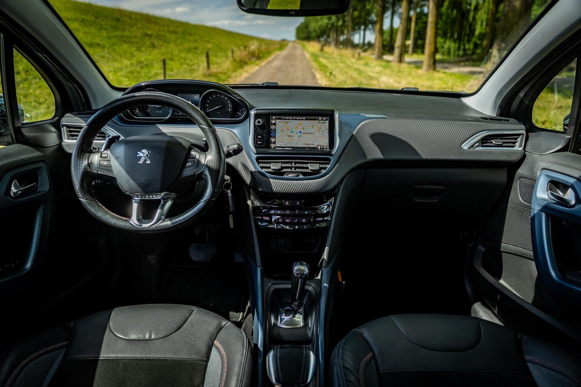 Peugeot 2008 1.2 PureTech Blue Lease Executive| Verkocht!, 450 kg, Euro 6, 1199 cc, Met garantie (alle)