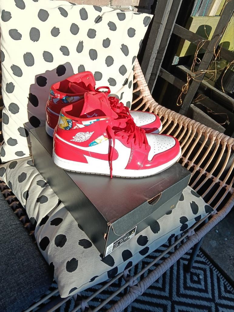 M 45 Nike Jordan Mid Special Edition Chilli Red/White Pollen, Kleding | Heren, Schoenen, Overige kleuren, Ophalen of Verzenden
