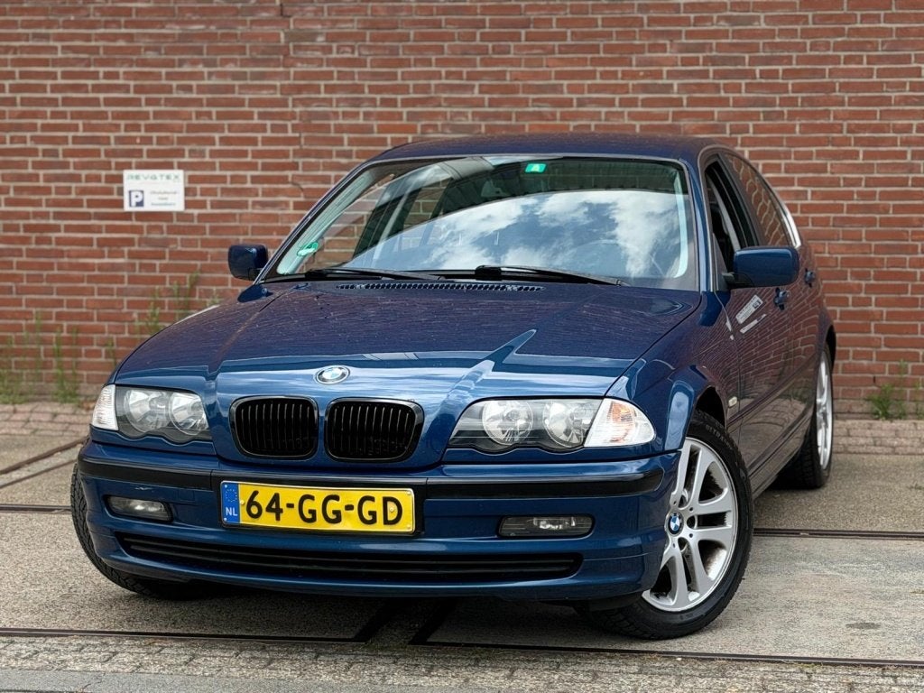 BMW 3-serie 320i Executive |CarPlay |Clima |CruiseC |NAP, Auto's, 2171 cc, Parkeersensor, Blauw, Bedrijf