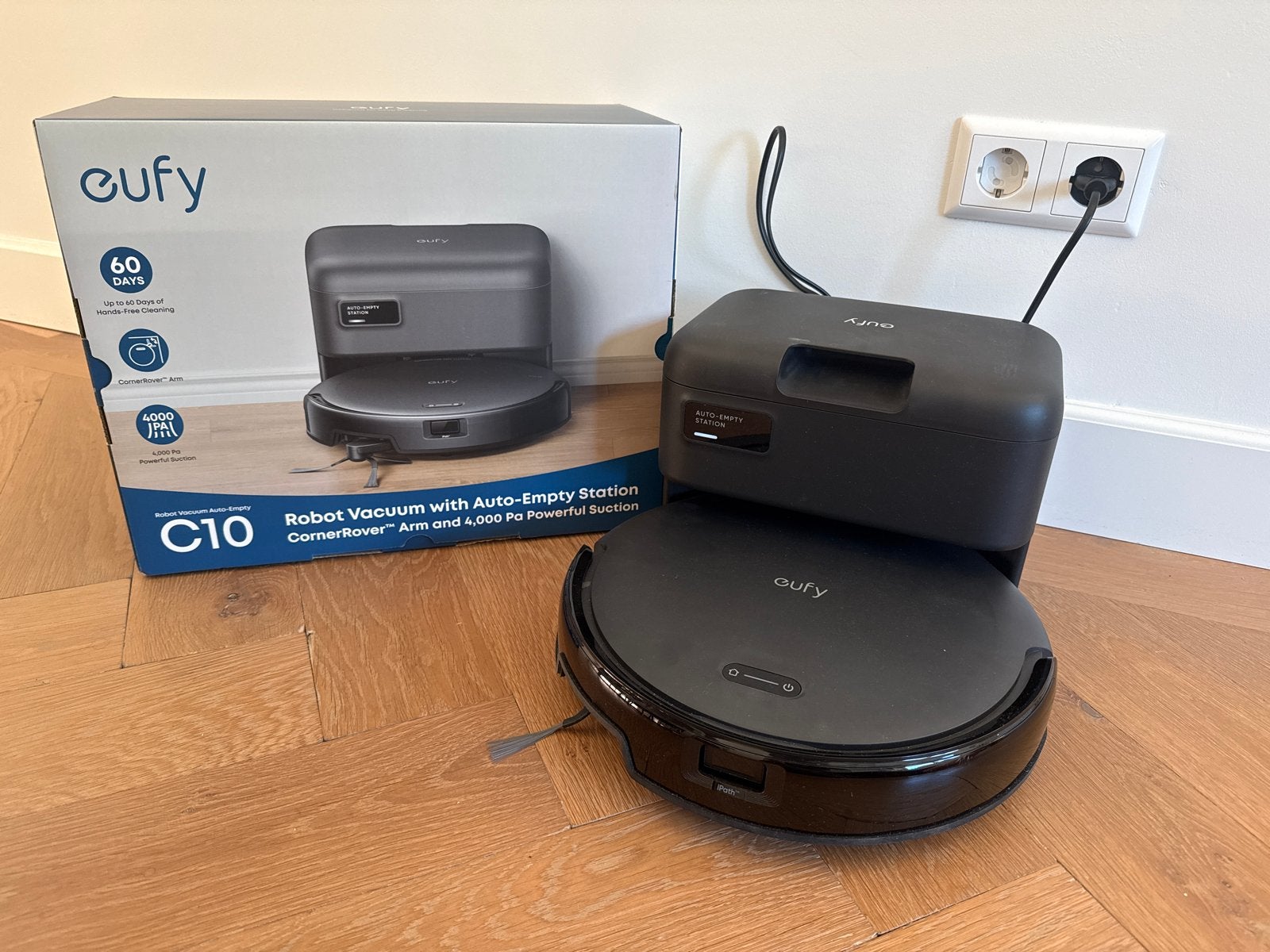 Eufy C10 Robotstofzuiger met Auto-Leegstation, Automatisch legen, Ophalen of Verzenden, Zo goed als nieuw, Robotstofzuiger