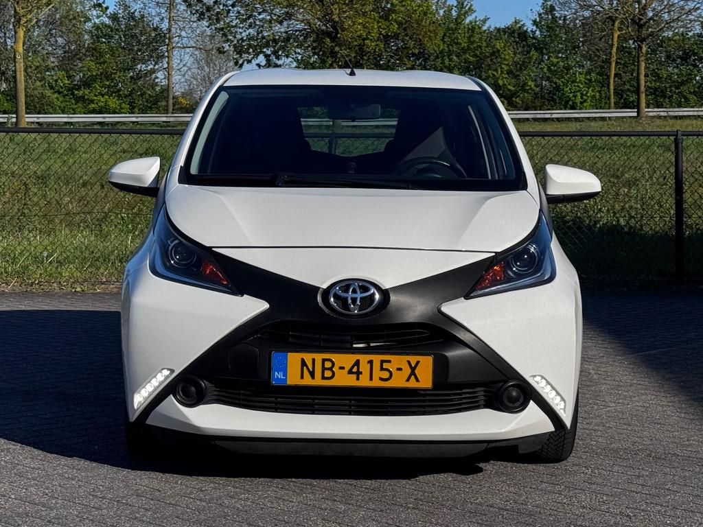 Toyota Aygo 1.0 VVT-i x-now+AIRCO+CRUISE+DEALERONDERHOUDEN+N, Voorwielaandrijving, Stof, Gebruikt, 4 stoelen