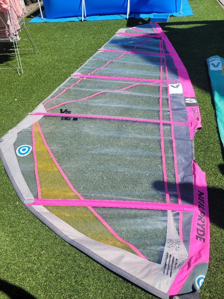Surfzeil van Neil Pryde, surfzeil, Ophalen, Gebruikt, 5 tot 6.5 m², Met draagtas