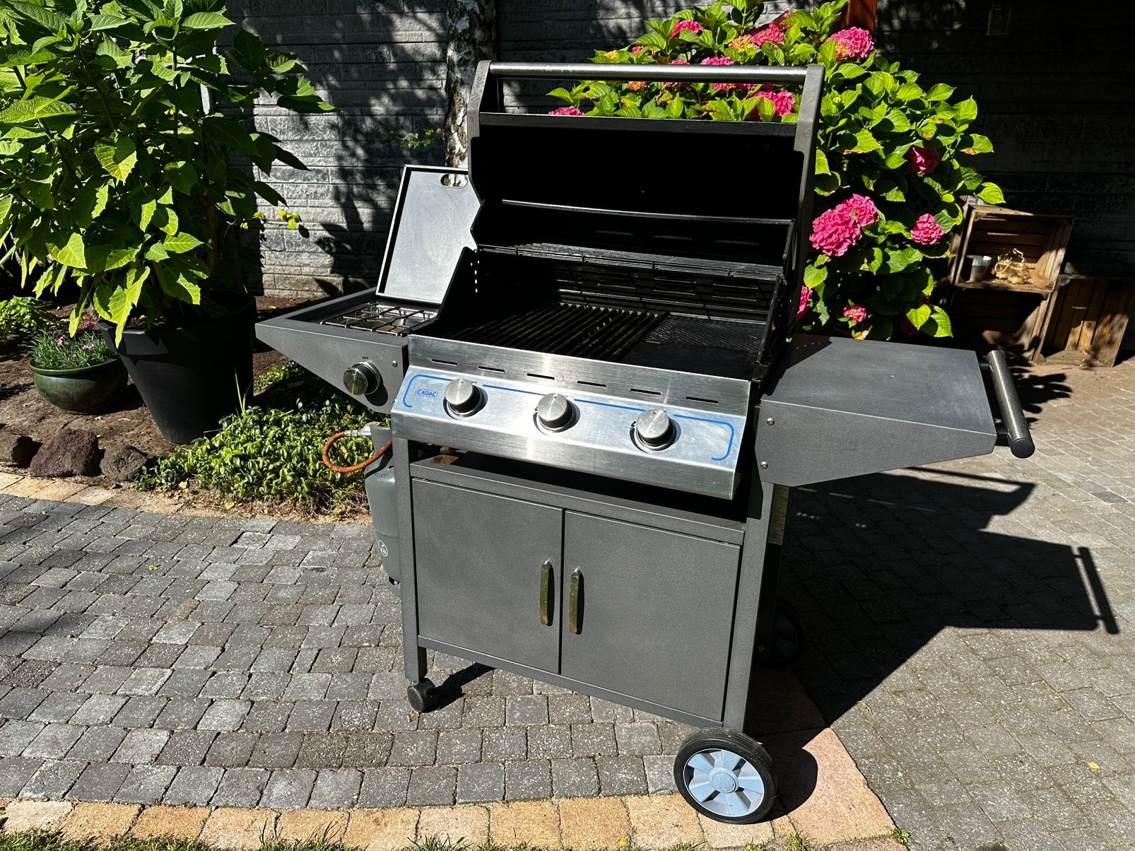 Zeer nette Cadac Gas BBQ met zijbrander en opbergruimte, Ophalen, Zo goed als nieuw, Cadak