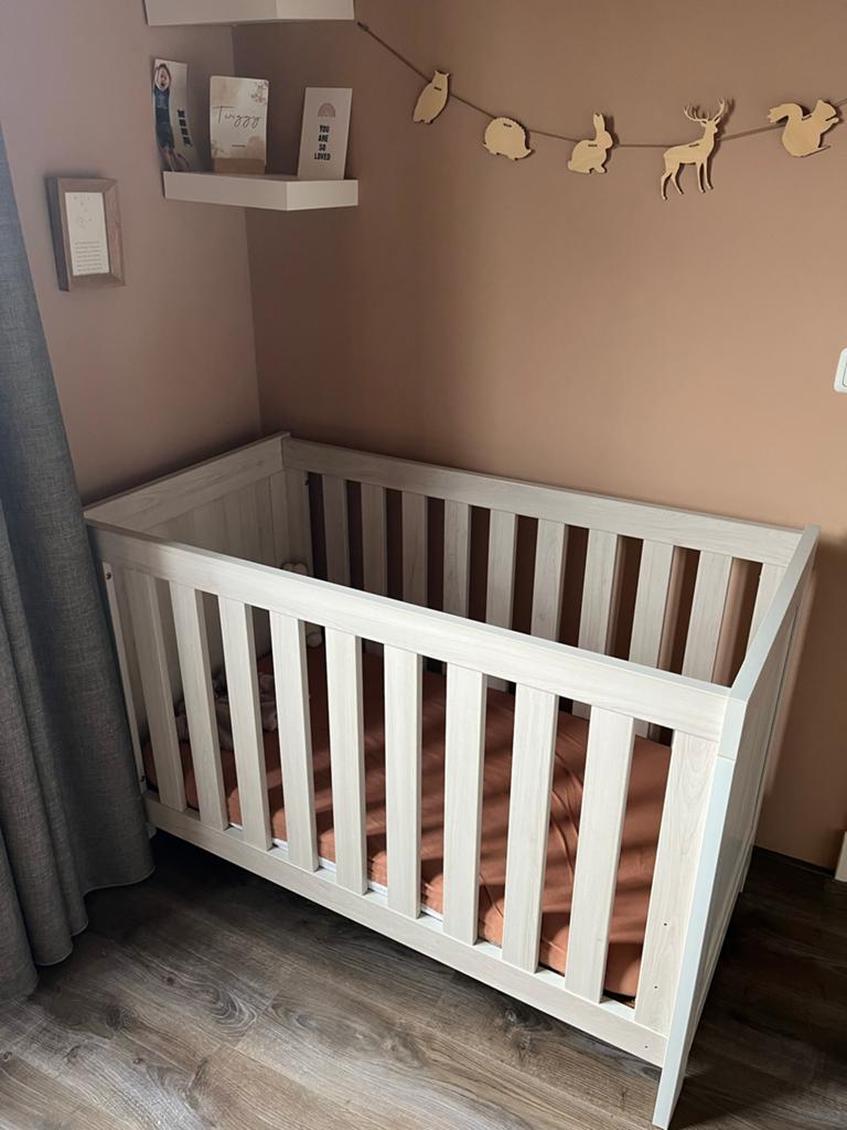 Complete Babykamer Set: Ledikant, Kledingkast, Commode, Kinderen en Baby's, Kinderkamer | Complete kinderkamers, Ophalen, Zo goed als nieuw