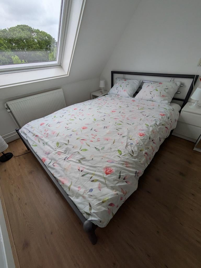 Bed van 220x160, Gebruikt, 90 cm, Eenpersoons, Ophalen of Verzenden
