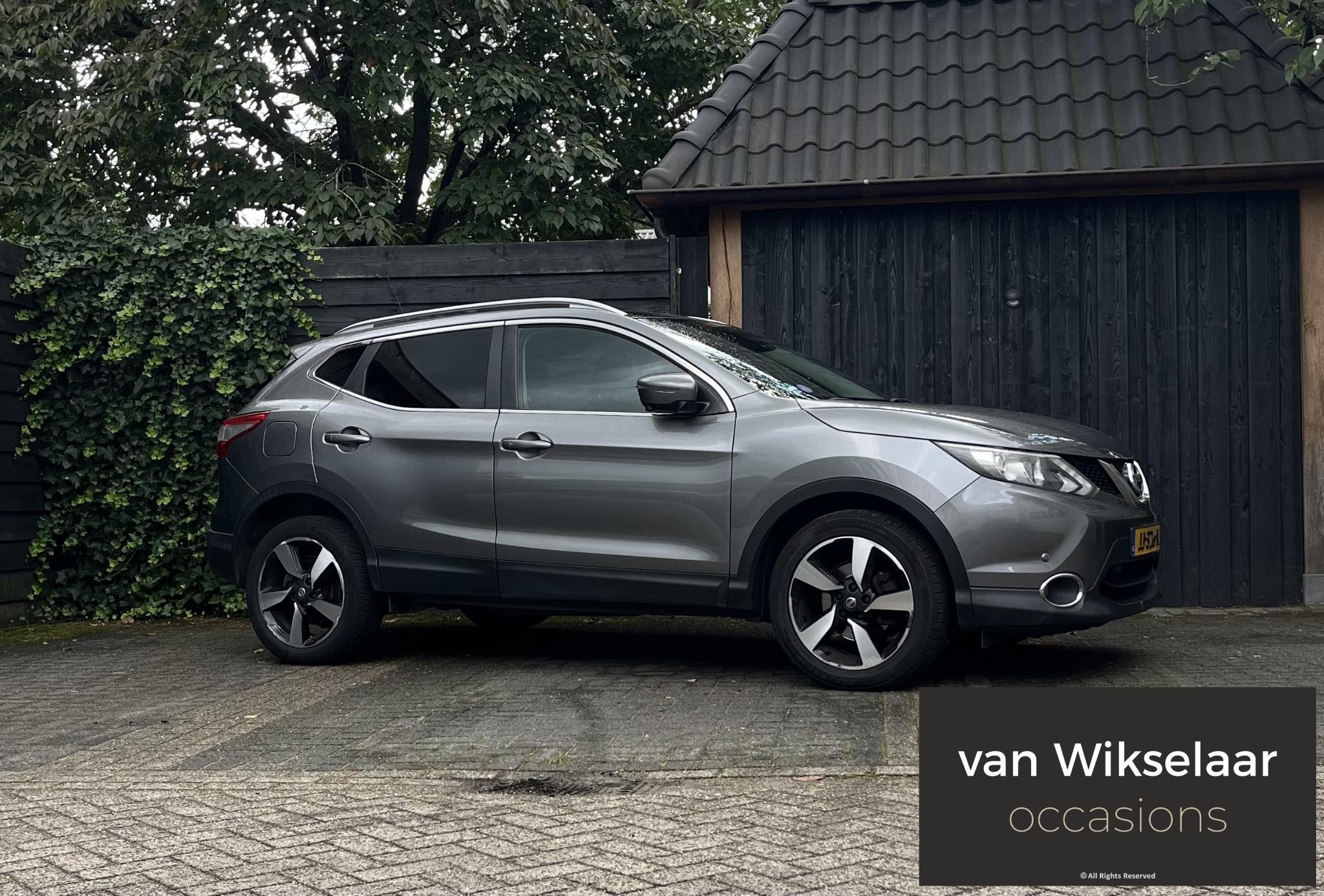 Nissan Qashqai 1.2 Connect Edition AUTOMAAT 2016 - PANO/360C, Auto's, Dealer onderhouden, Stof, Gebruikt, 4 cilinders