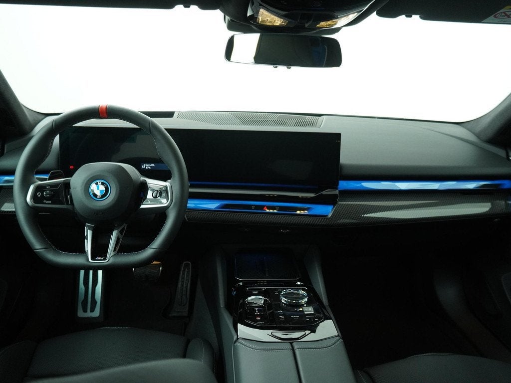 BMW i5 Sedan M60 xDrive | M Sportpakket Pro | Innovation Pac, Automaat, 2270 kg, Zwart, Lichtsensor