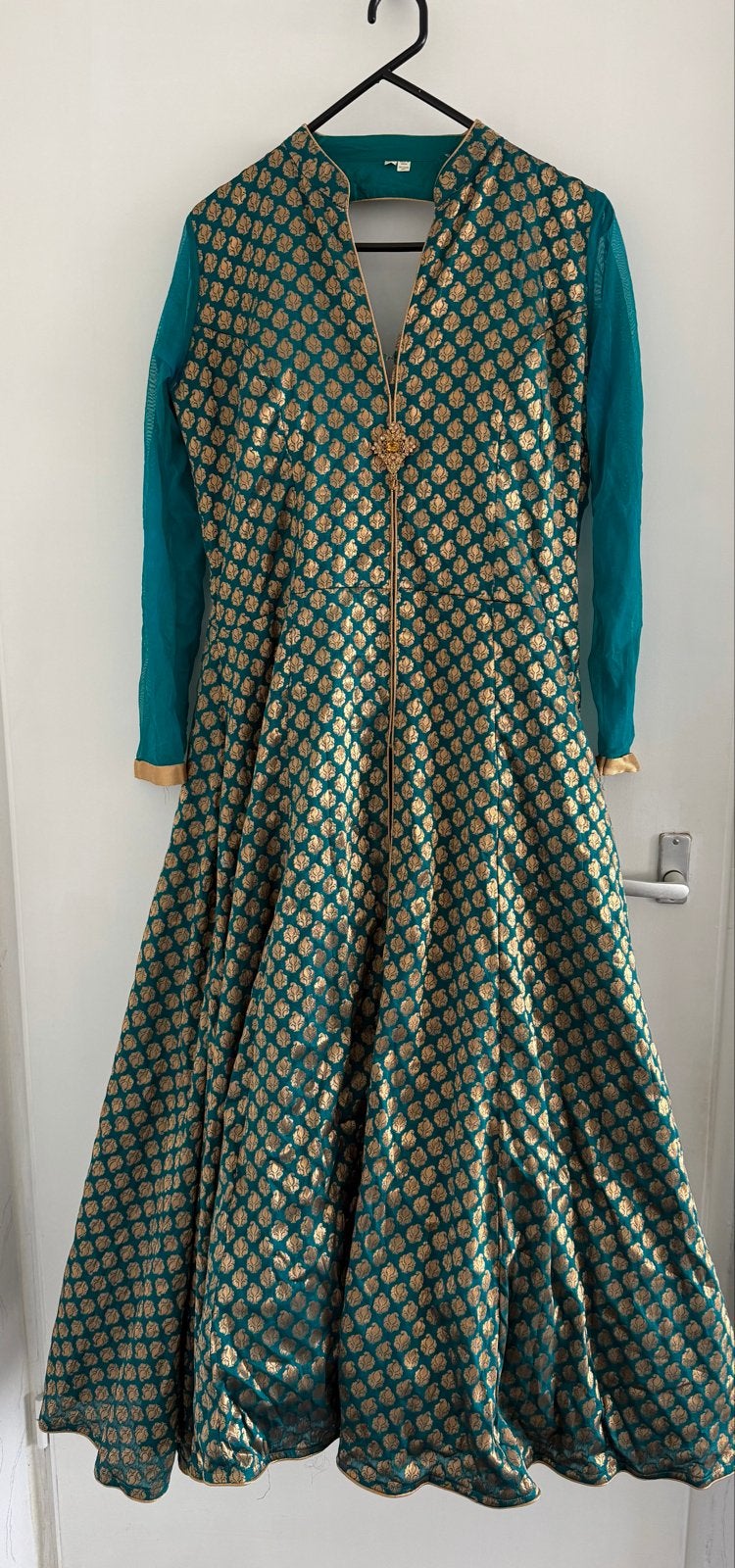 Indiase Anarkali jurk, Salwar kameez, XL - Groen met goud, Kleding | Dames, Maat 46/48 (XL) of groter, Ophalen of Verzenden, Zo goed als nieuw