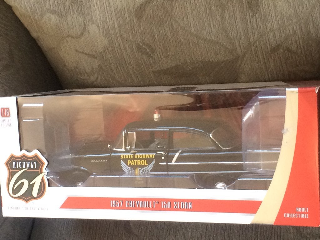chevrolet bel air 1957  sedan modelauto 1:18  politie auto, Ophalen of Verzenden, Zo goed als nieuw, Auto, Overige merken