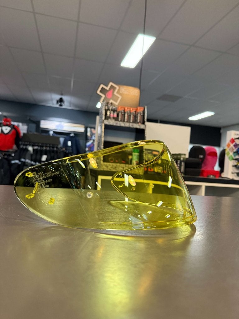 SHOEI, CWR-1/ VESC-8. GEEL VIZIER VOOR NXR/X-SPIRIT 1., Nieuw met kaartje, 21 rue Gambetta Za du Petit Rocher F-77210 Vulaines-sur-Seine