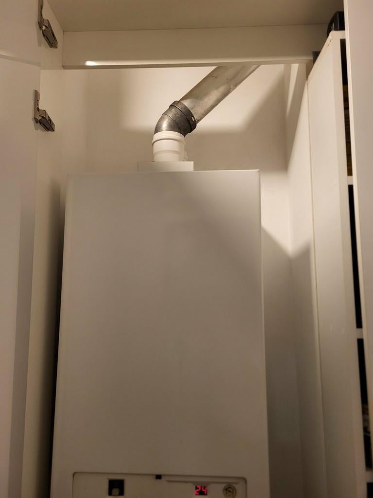 CV ketel (gasbrander) met thermostaat Buderus - gekeurd., Doe-het-zelf en Verbouw, Minder dan 20 liter, Ophalen, Gebruikt, Geiser