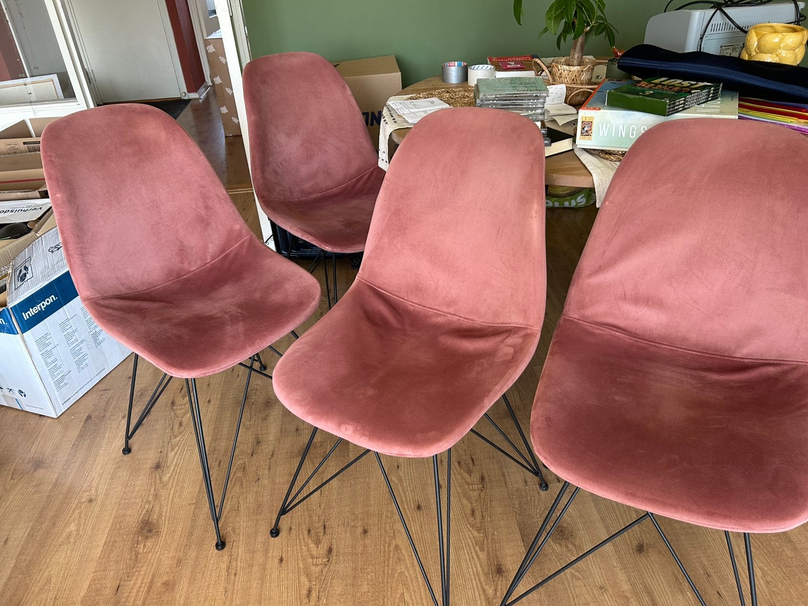 4 roze velours stoelen, Huis en Inrichting, Stoelen, Ophalen, Gebruikt, Overige kleuren, Vier