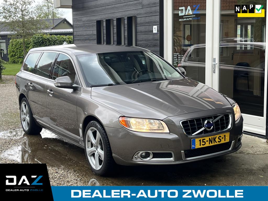 Volvo V70 2.0T Momentum Aut/Ecc/Leer/Navi/Trekhaak, Euro 5, 4 cilinders, 1558 kg, 93 €/maand