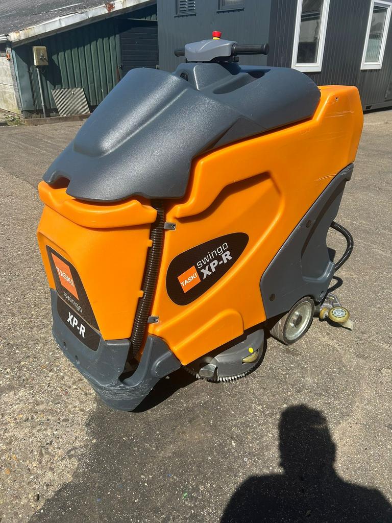 Professionele schrobzuigmachine TASKI Swingo XP-R, Doe-het-zelf en Verbouw, Reinigingsmachines, Ophalen, Zo goed als nieuw