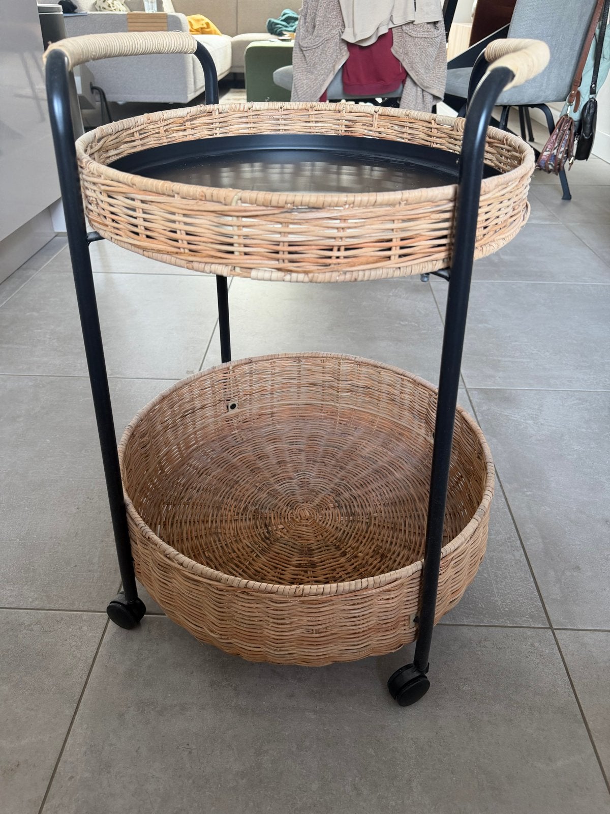 Rotan serveerwagen met 2 etages en wielen, Ophalen, Gebruikt