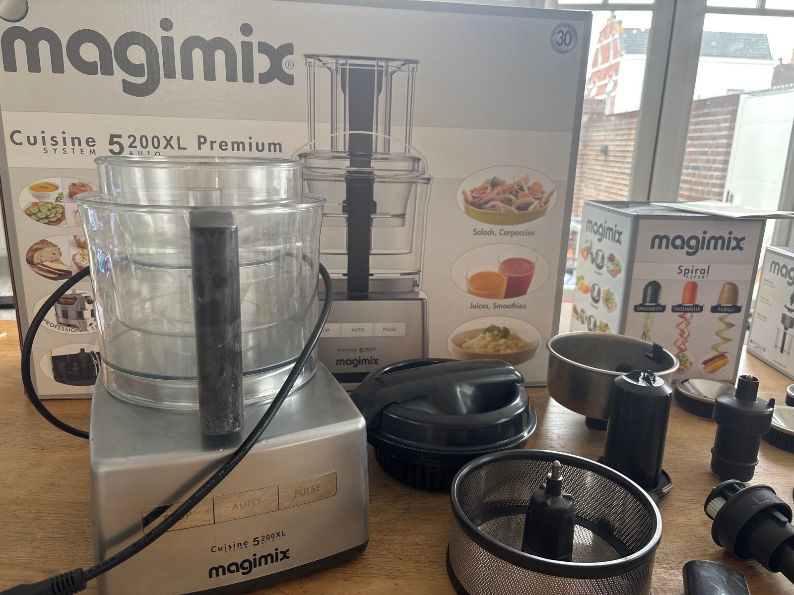 Magimix Cuisine 5200XL Premium foodprocessor en alle accesso, Witgoed en Apparatuur, Ophalen, Gebruikt, 2 snelheden, 3 tot 4 liter