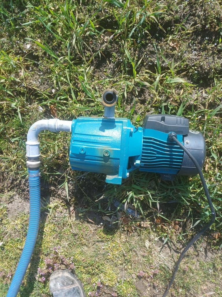 LEO Bronpomp 4ACm75 - Krachtige Waterpomp met aanzuigslang, Ophalen of Verzenden, Gebruikt, Elektrisch, Bronpomp