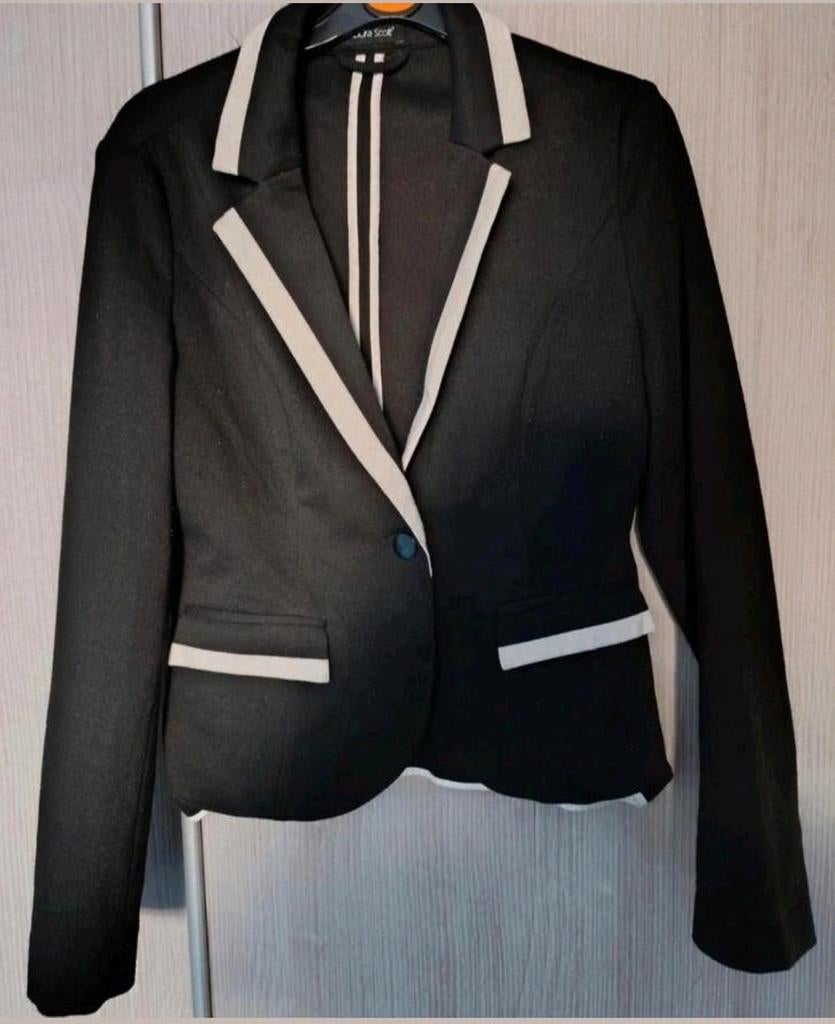Stijlvol zwart jasje met witte accenten - Maat 36, Laura scott, Zwart, Ophalen of Verzenden, Jasje