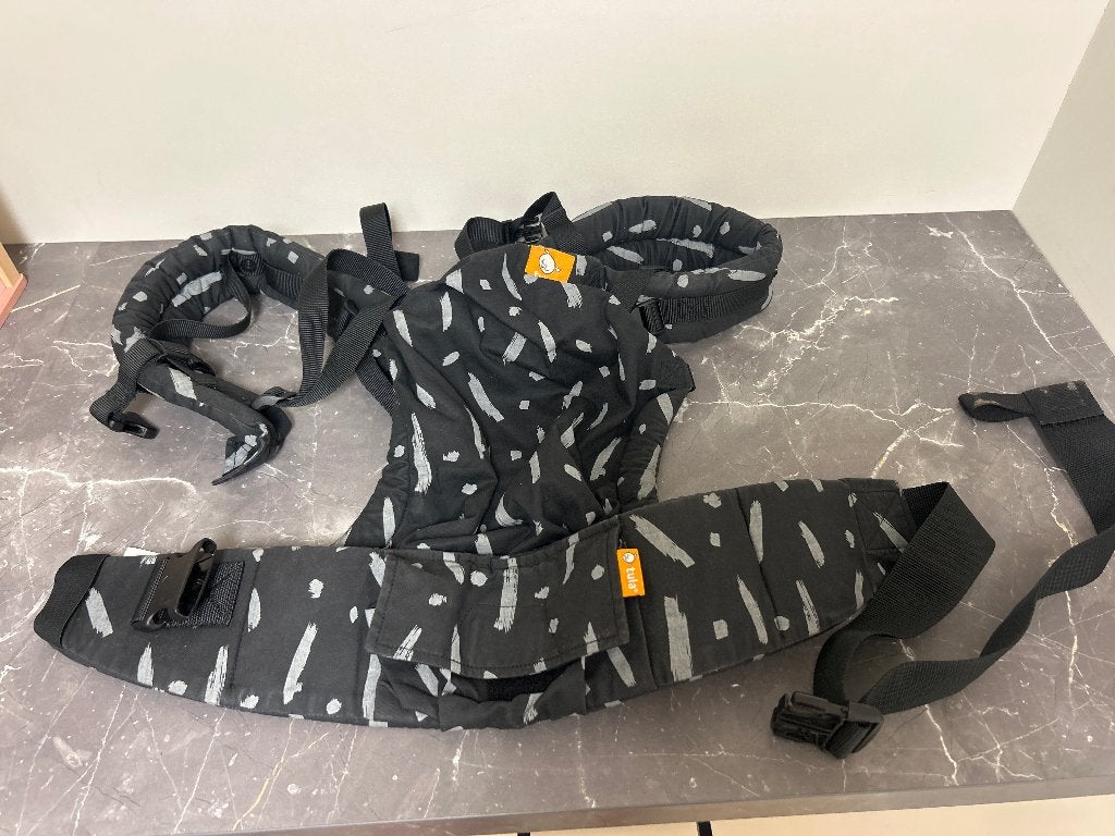 Tula Free to grow draagzak, Kinderen en Baby's, Babydragers en Draagdoeken, Buik of Rug, Zo goed als nieuw, Draagzak, Ophalen
