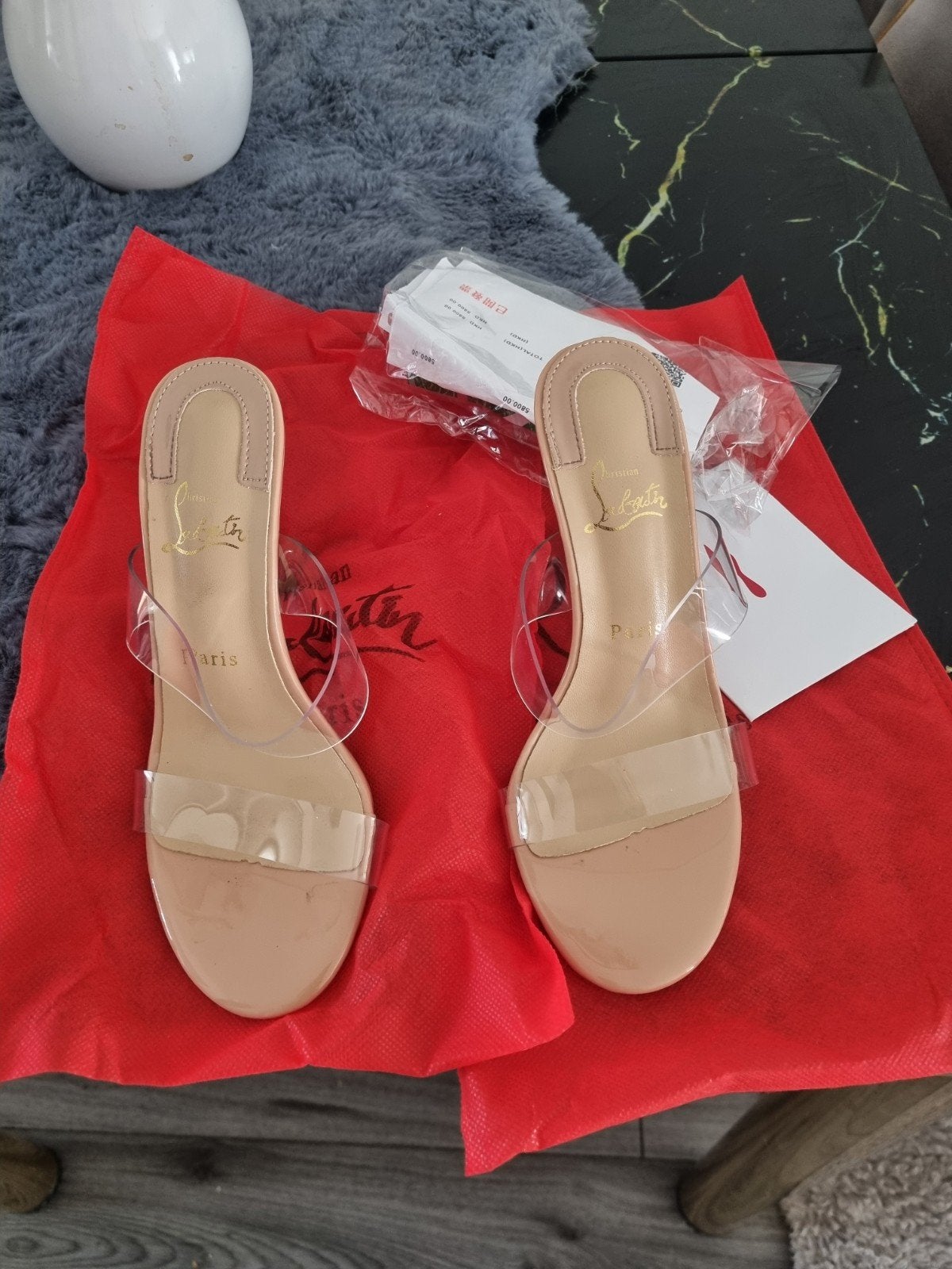 Christian Louboutin Slippers Maat 35, Slippers, Beige, Nieuw, Ophalen of Verzenden