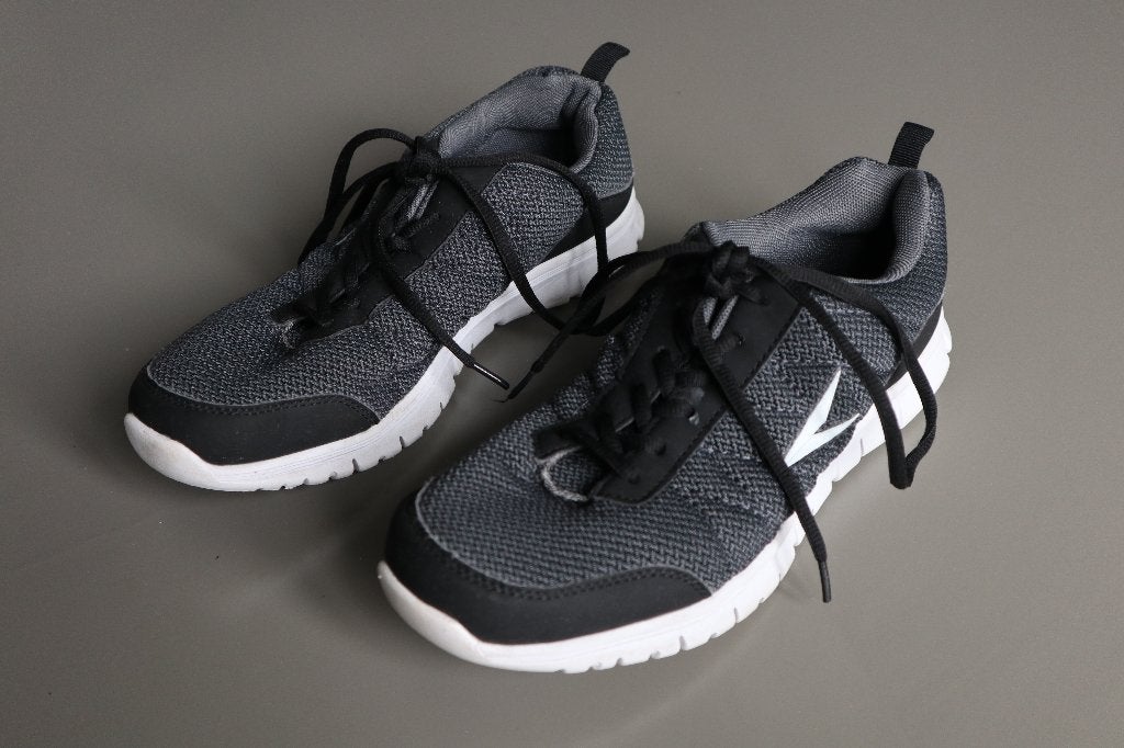maat 40 Dutchy sportschoenen schoenen sneakers zwart grijs, Ophalen of Verzenden, Dutchy, Gedragen, Sportschoenen