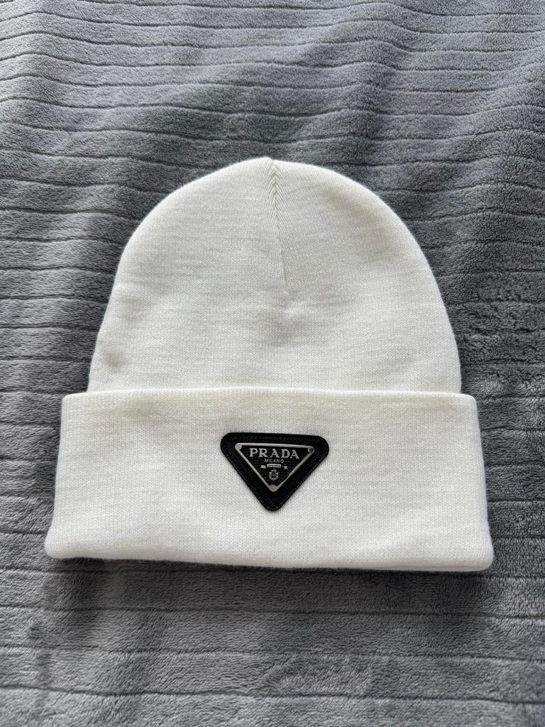 Prada Muts Wit - nieuw, Ophalen of Verzenden, Zo goed als nieuw, One size fits all, Hoed