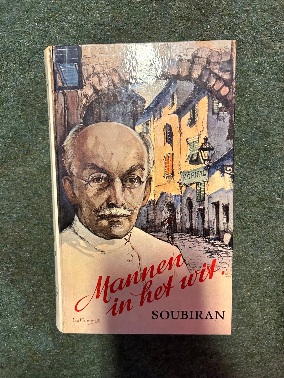 Mannen in het Wit - André Soubiran 1951 (Doktersroman), Ophalen of Verzenden, Gelezen, Nederland