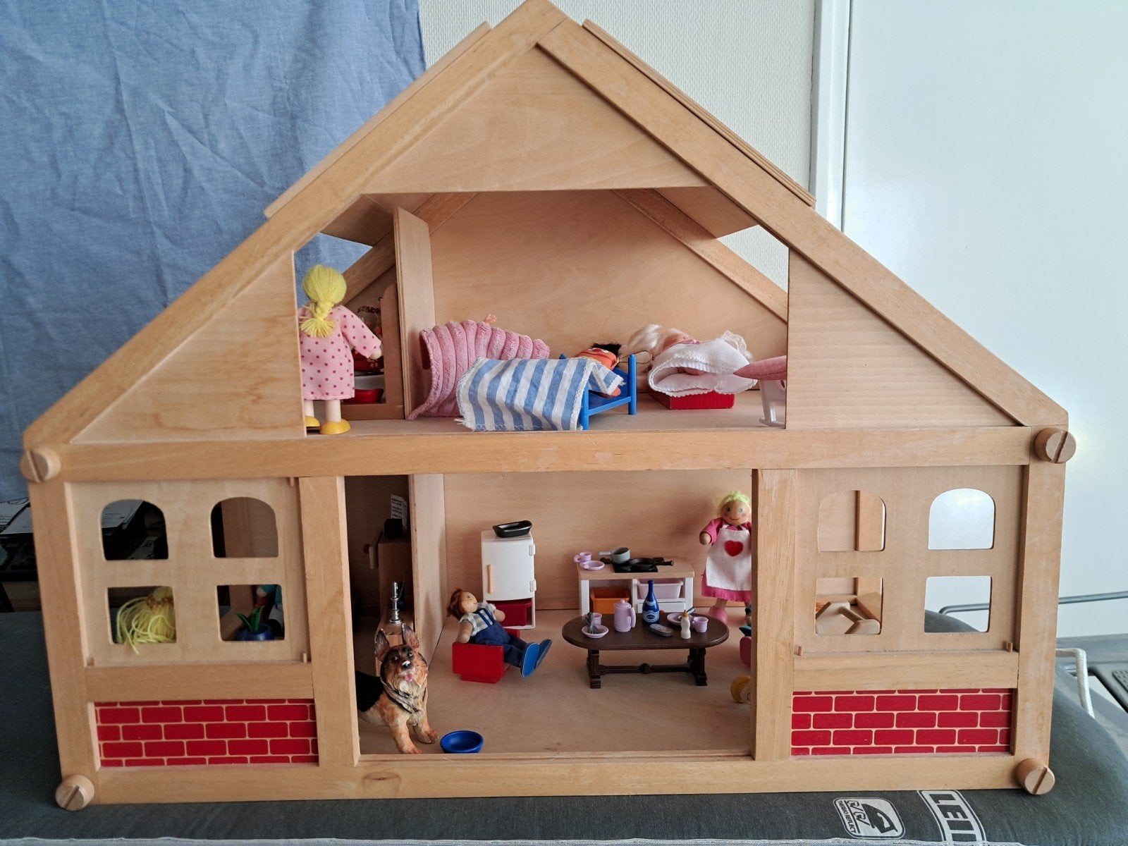 Groot Playwood Poppenhuis met Meubels Poppetjes & Accessoire