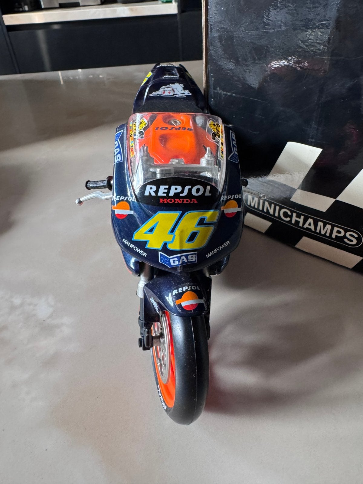 Valentino rossi motor, Ophalen of Verzenden, Gebruikt, 1:9 t/m 1:12, Motor