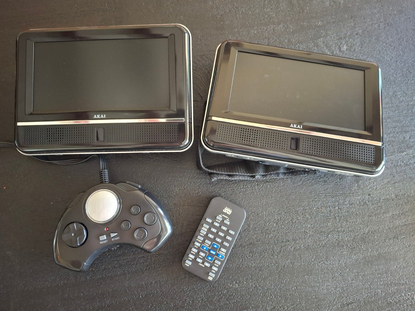 Akai 2 draagbare LCD- displays 8 inch ingebouwde DVD speler, Ophalen of Verzenden, Overige merken