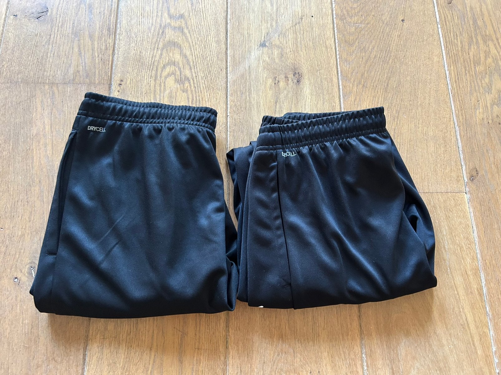 Twee Puma sportbroeken maat M zgan, Kleding | Heren, Broeken en Pantalons, Ophalen of Verzenden, Zo goed als nieuw, Maat 48/50 (M)