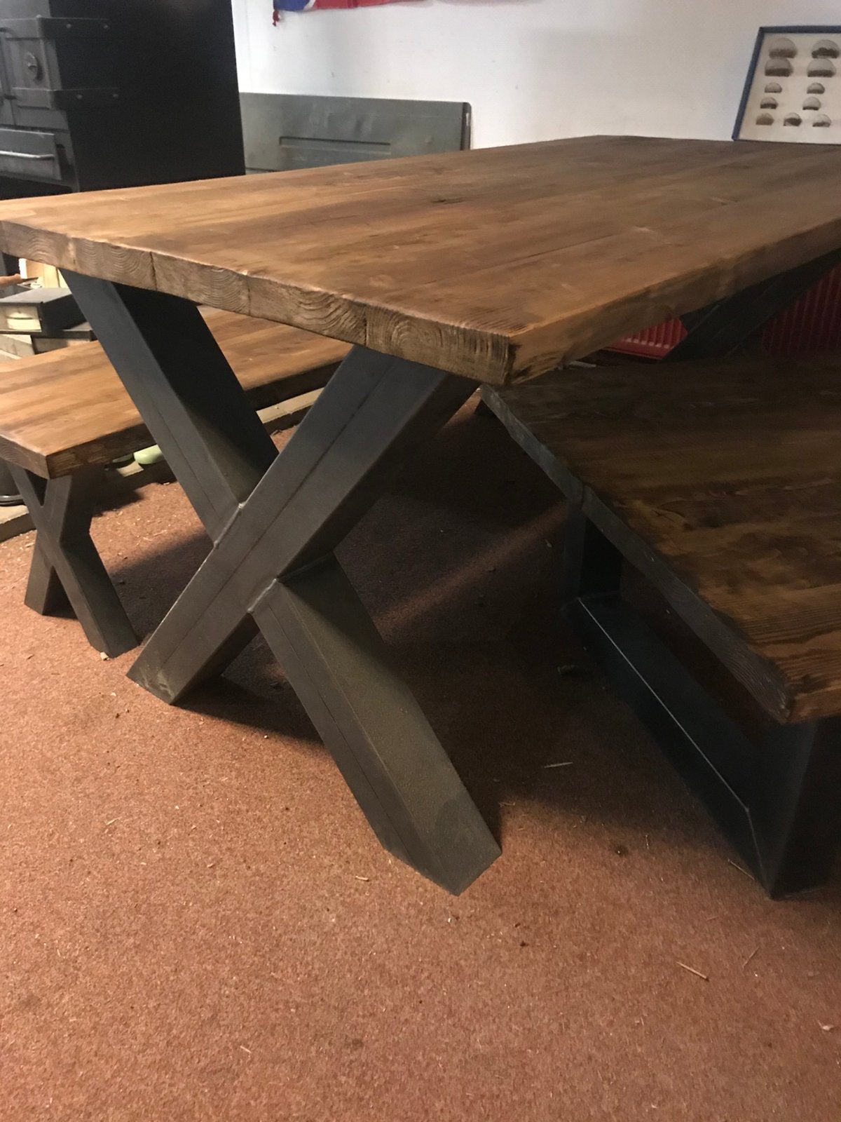 Industrieele tafel met stalen poten, Ophalen, Grenenhout, 50 tot 100 cm, Vijf personen of meer