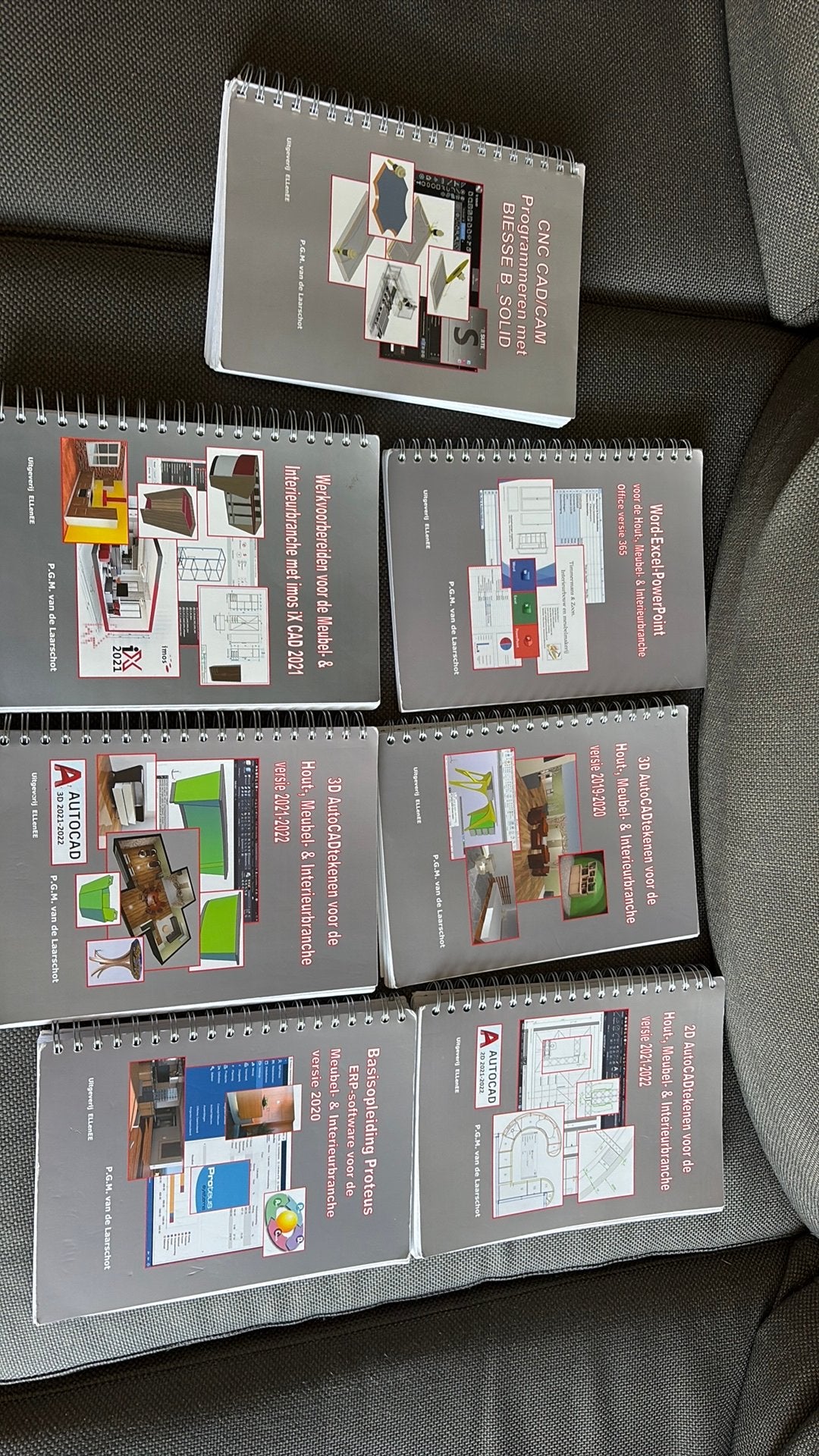 Verschillende lesboeken voor de interieurbranche, Ophalen, Overige vakken, Zo goed als nieuw, P.G.M. van de Laarschot