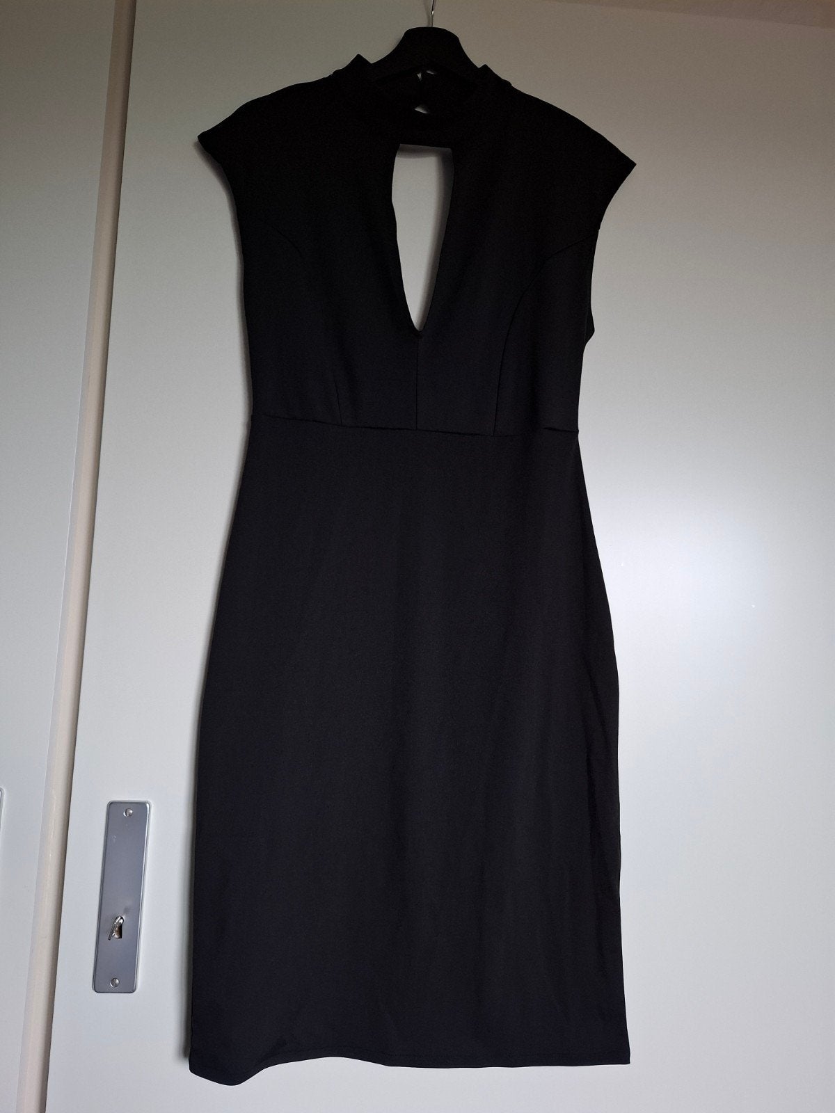 Avondjurk maat M, Kleding | Dames, Jurken, Ophalen of Verzenden, Zo goed als nieuw, Onder de knie