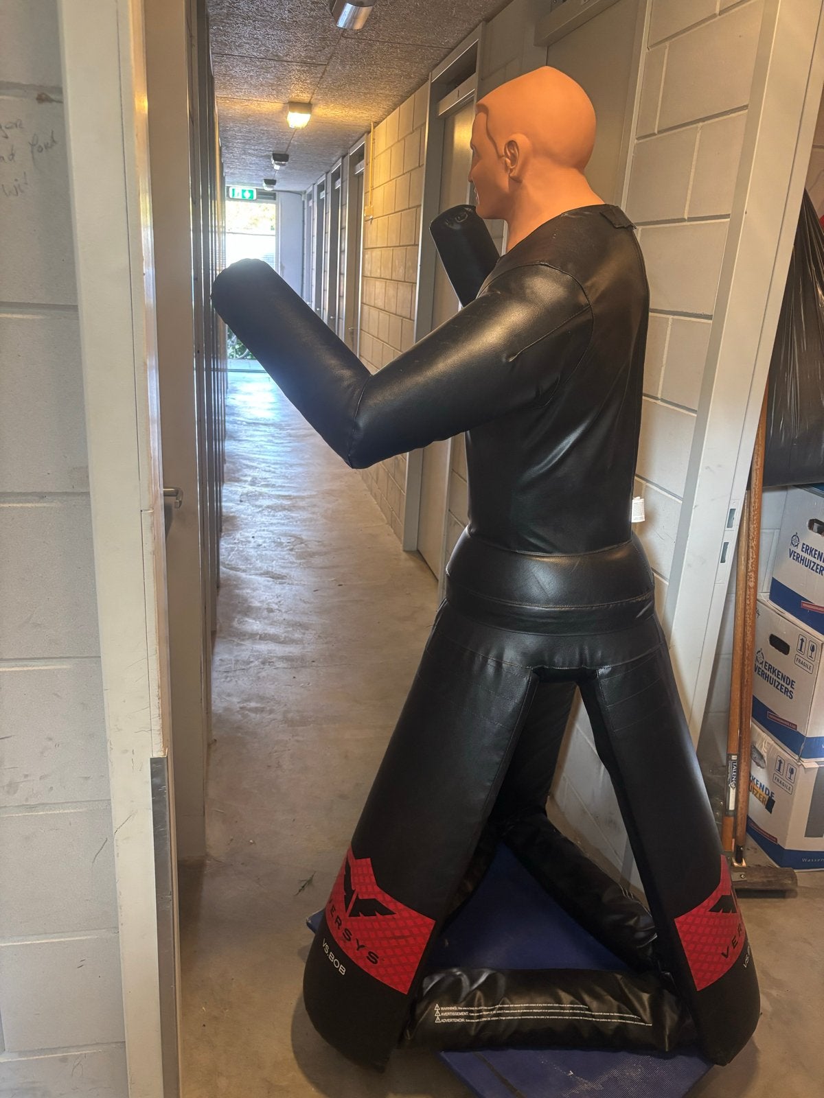 Staande bokszak 1,70m hoog - Ideaal voor thuistraining, Ophalen, Gebruikt, Overige, Vechtsportmateriaal