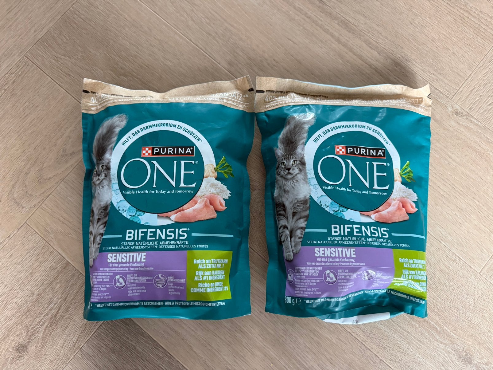 2 zakken Purina One Bifensis Sensitive kattenbrokken 800 gr., Ophalen of Verzenden, Kat