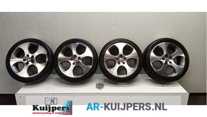 Sportvelgenset + banden van een Volkswagen Polo, Auto-onderdelen, Gebruikt, -, -, -