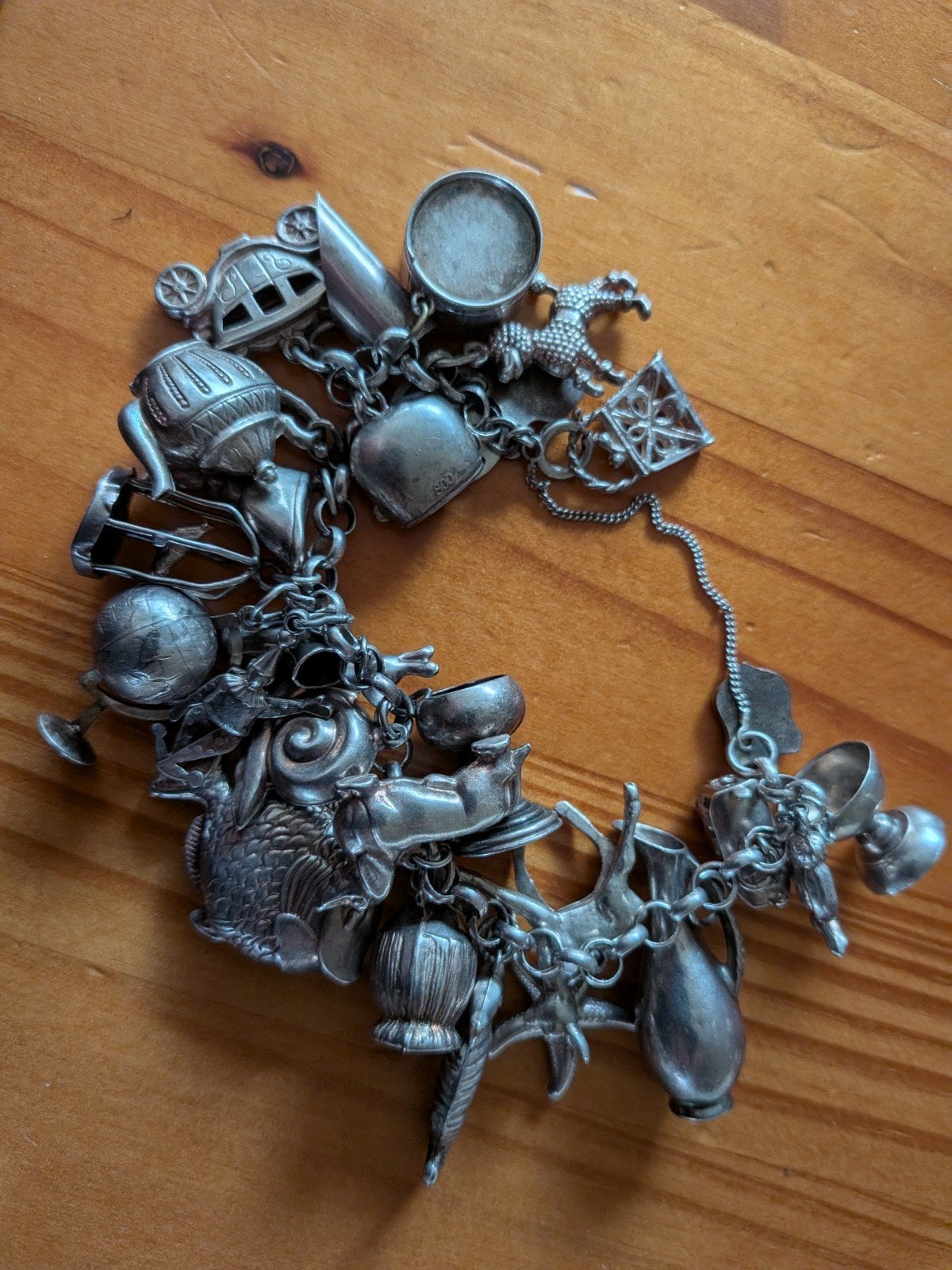 Vintage Zilveren Bedelarmband met Diverse Bedels, Verzenden, Zilver, Armband