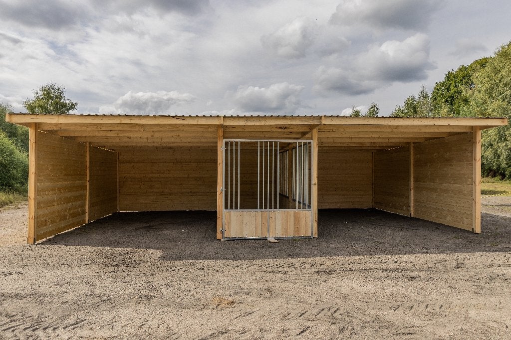 Schuilstal 10 x4 m met geïntegreerde hooiruif, Dieren en Toebehoren, Toebehoren, 4 paarden of pony's of meer