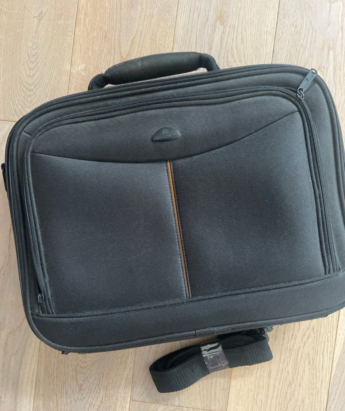 Magicase laptoptas - Zwart, 15 inch, Computers en Software, Gebruikt, Gevoerd laptopvak, Aktetas, Ophalen of Verzenden
