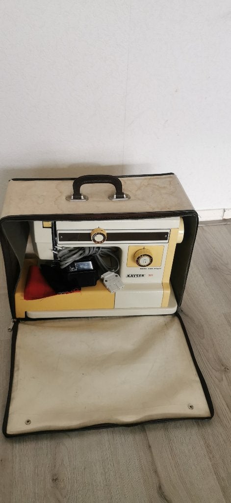 Naaimacine PFAFF KAYSER 321 werkt goed, Hobby en Vrije tijd, Naaimachines en Toebehoren, Ophalen of Verzenden, Zo goed als nieuw