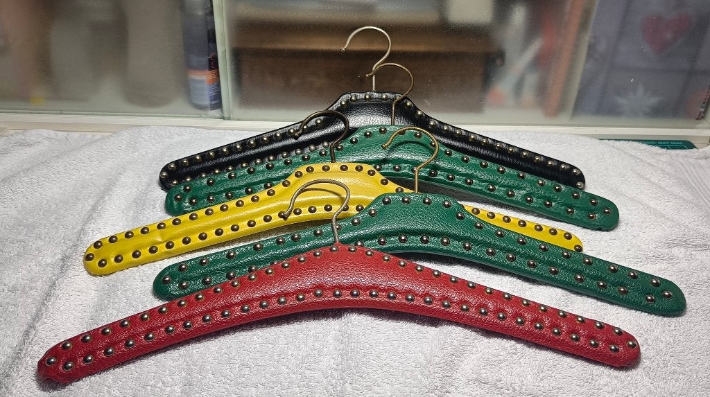 Set 1 Vintage kledinghangers, Ophalen of Verzenden, Gebruikt, Kunststof, Kinderen en Volwassenen