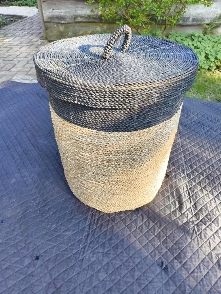 Grote mand met deksel, Ophalen