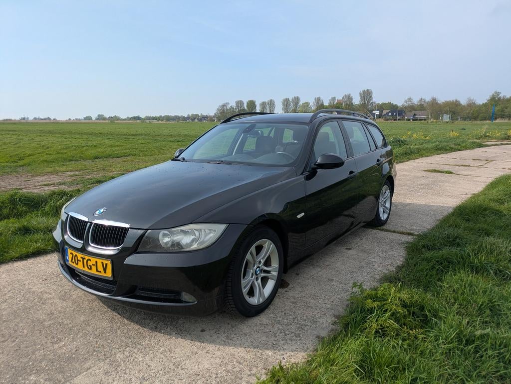 BMW 3-Serie 2.0 318 I Touring 2006 Zwart, Auto's, 13 km/l, Achterwielaandrijving, 4 cilinders, 129 pk