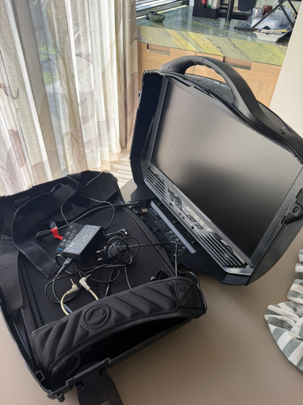 GAEMS Vanguard G190 Portable Gaming Environment – Compleet, Computers en Software, Monitoren, Gaming, HDMI, Ophalen of Verzenden