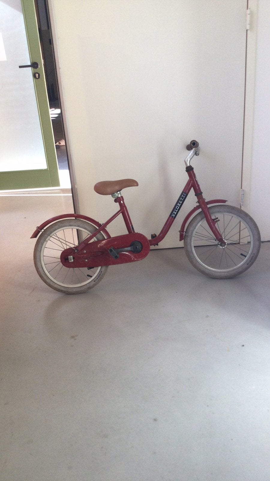 Rode veloretti kinderfiets 3 tot en met 6 jaar oud, Ophalen, Terugtraprem, VELORETTI, 16 tot 20 inch