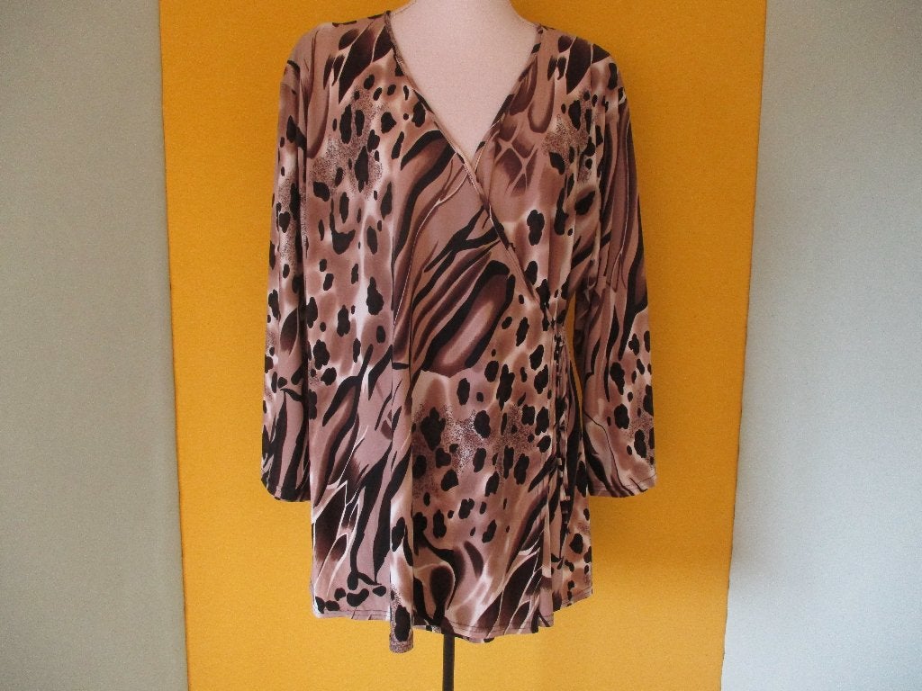 Magna overslag top maat 48 / 50., Kleding | Dames, Tops, Verzenden, Beige, Maat 46/48 (XL) of groter, Lange mouw