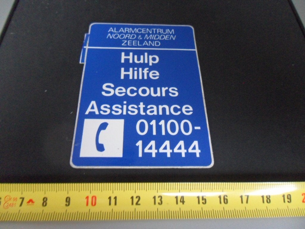 sticker Alarmcentrum Noord & Midden Zeeland HULP Hilfe, Ophalen, Zo goed als nieuw