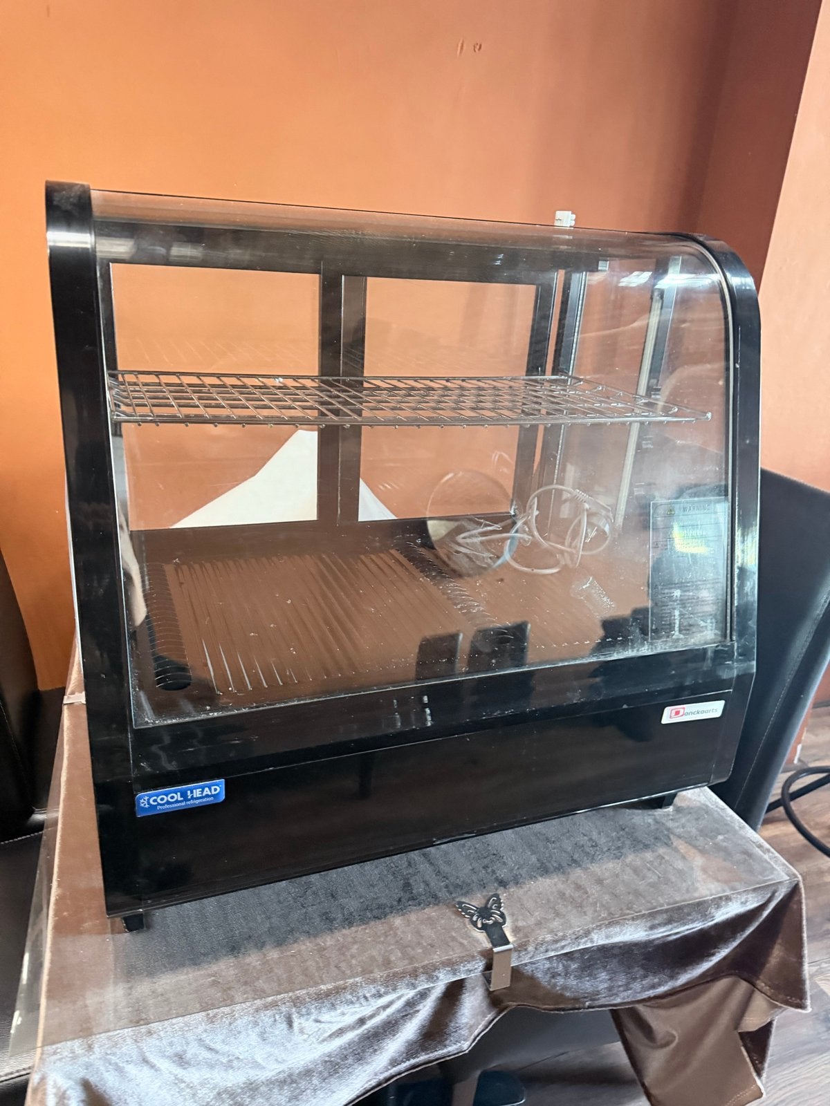 Cool Head RC 100B Gekoelde Vitrine, Ophalen, Gebruikt
